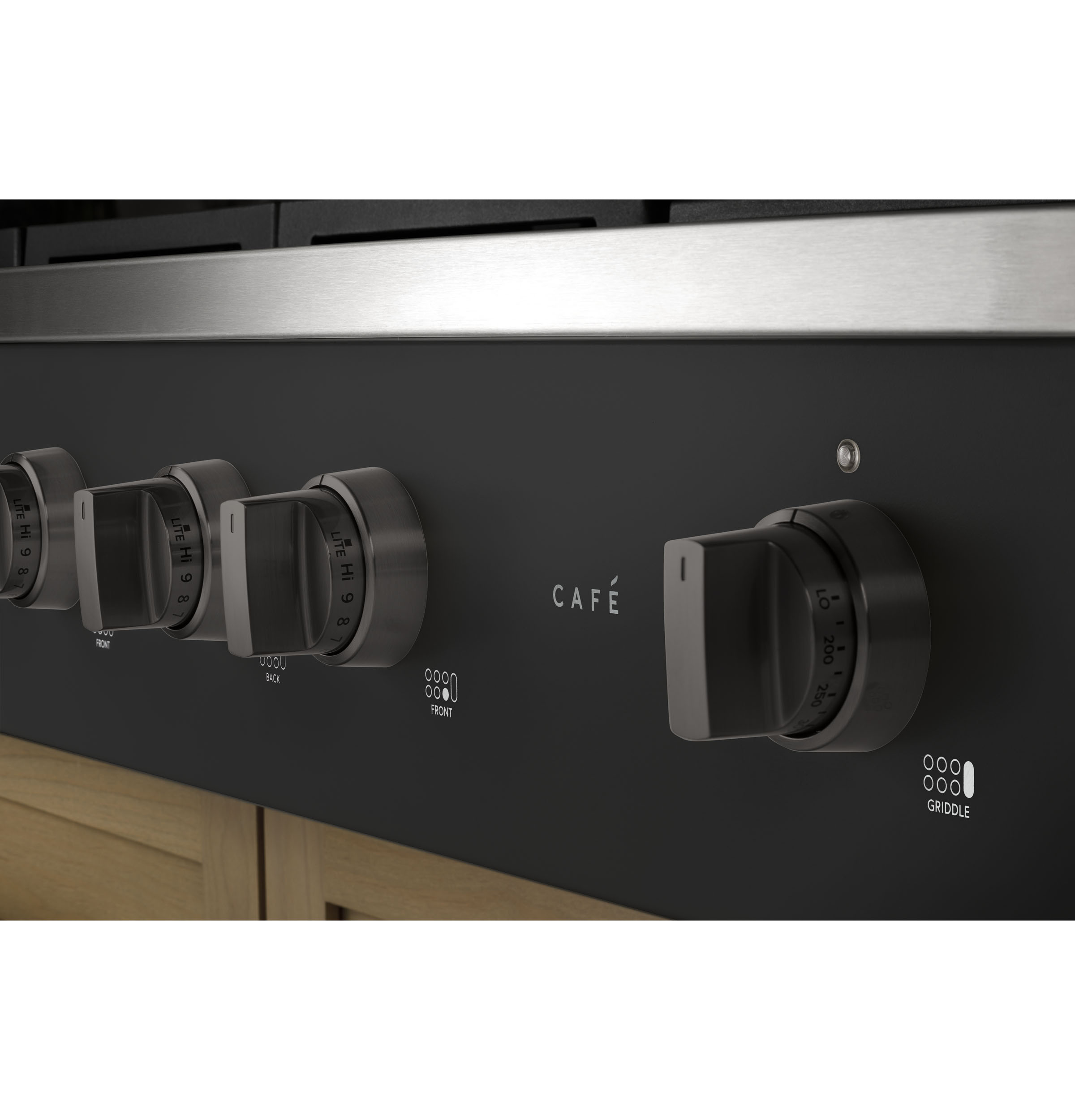 CAFÉ™ 48" Commercial-Style Gas Rangetop with 6 Burners and Integrated Griddle (Natural Gas) CGU486P3TD1