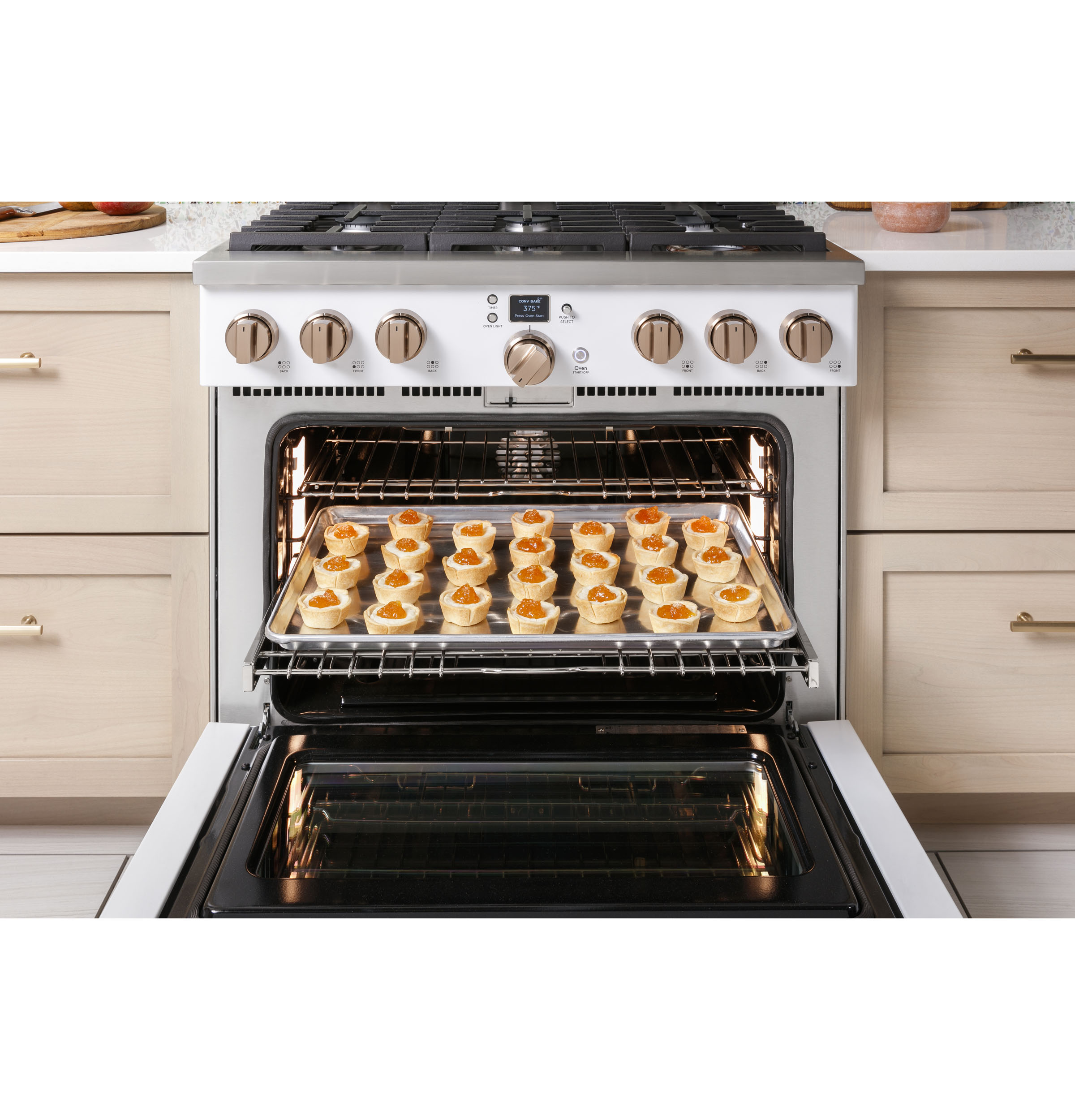 CAFÉ™ 36" Smart All-Gas Commercial-Style Range with 6 Burners (Natural Gas) CGY366P4TW2