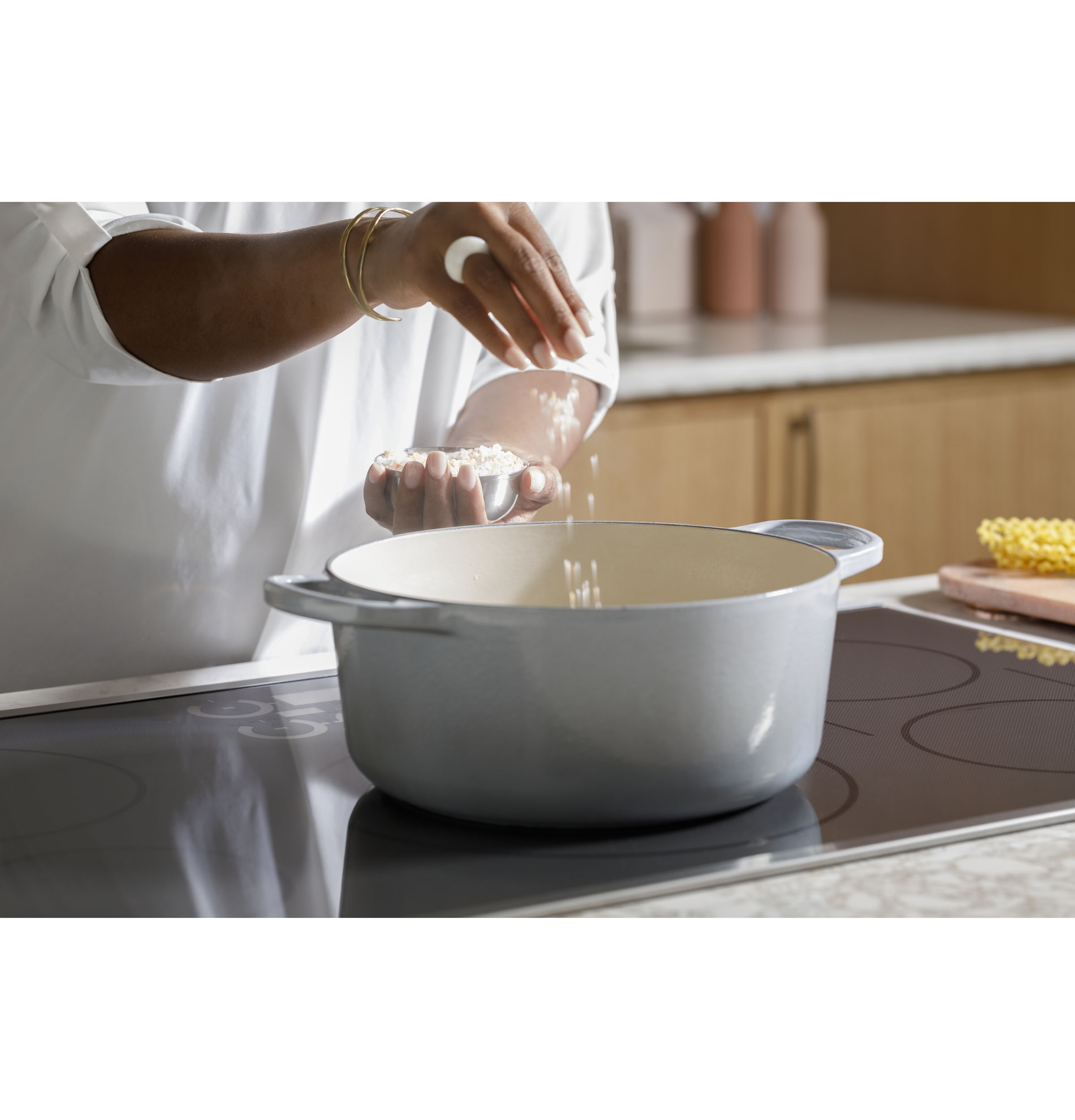 CAFÉ™ Series ENERGY STAR® 36" Built-In Touch Control Induction Cooktop CHP90361TBB