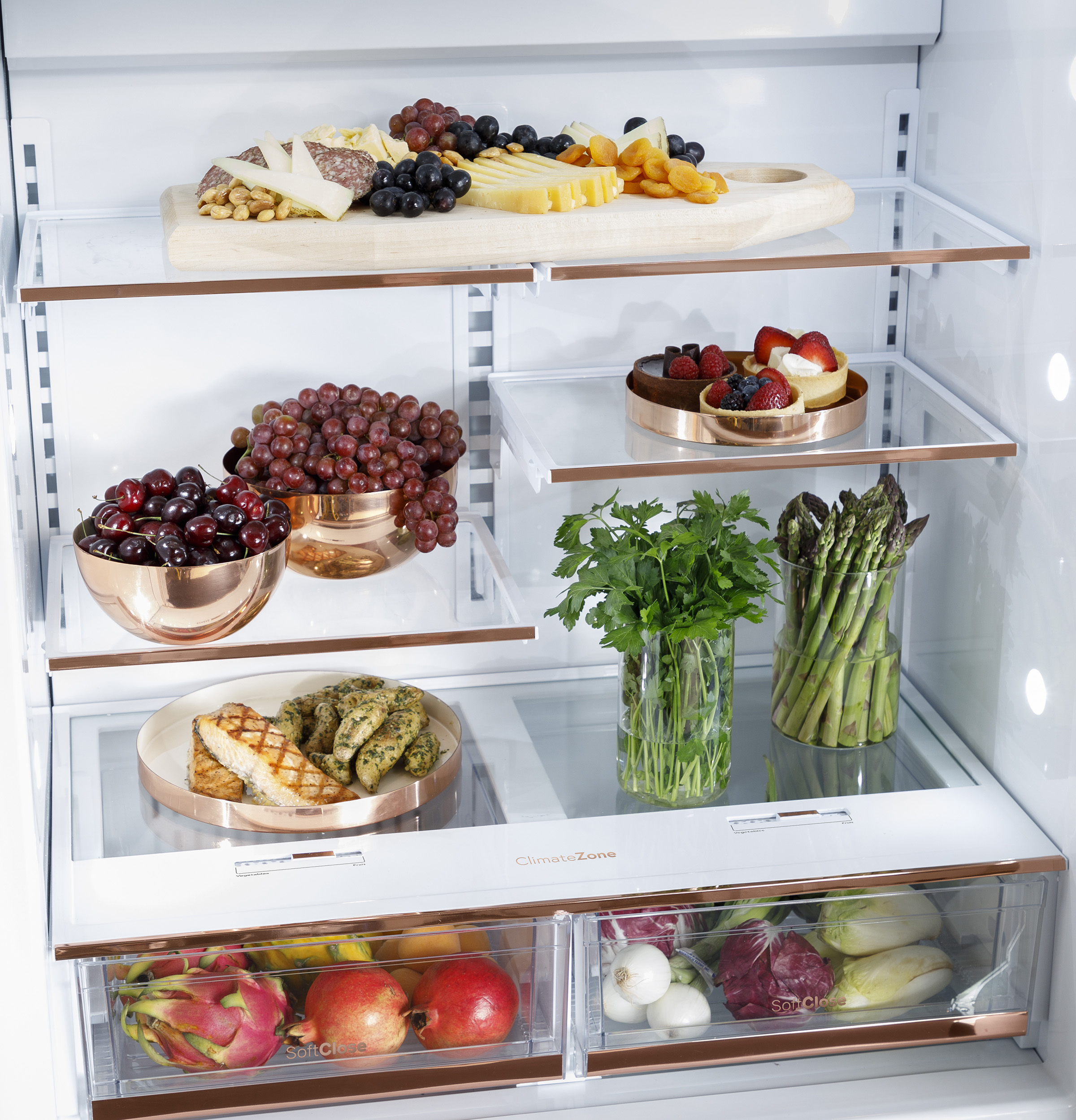 CAFÉ™ 36" Integrated Bottom-Freezer Refrigerator CIC36RP2VS1