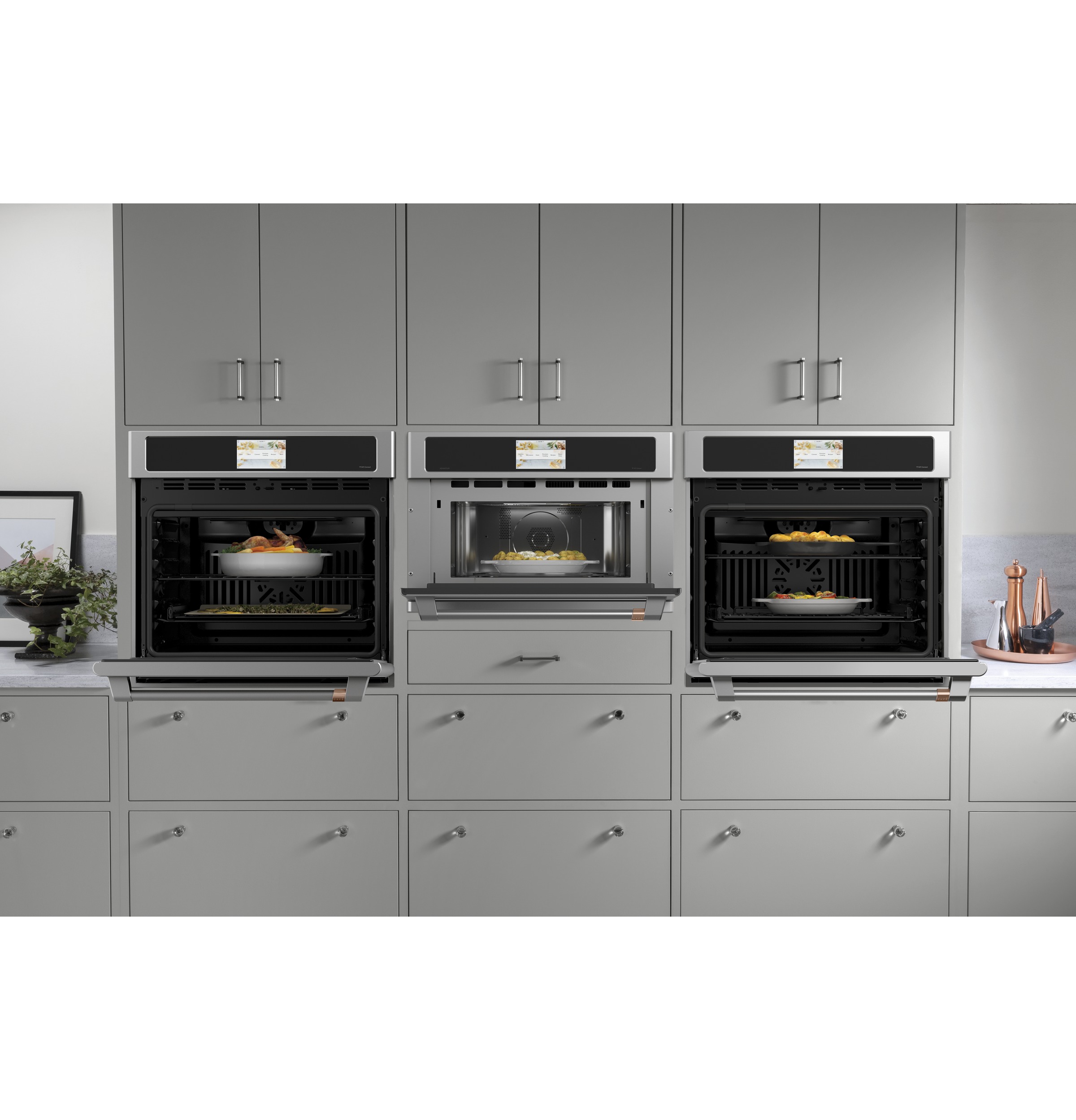 CAFÉ™ 27" Smart Single Wall Oven with Convection CKS70DP2NS1