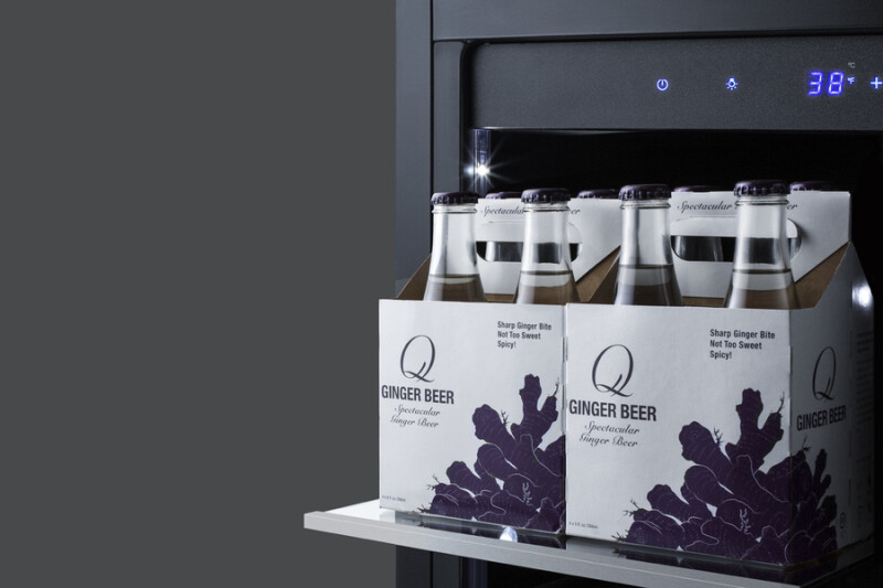 18" Wide Built-In Beverage Center CL181WBVCSS