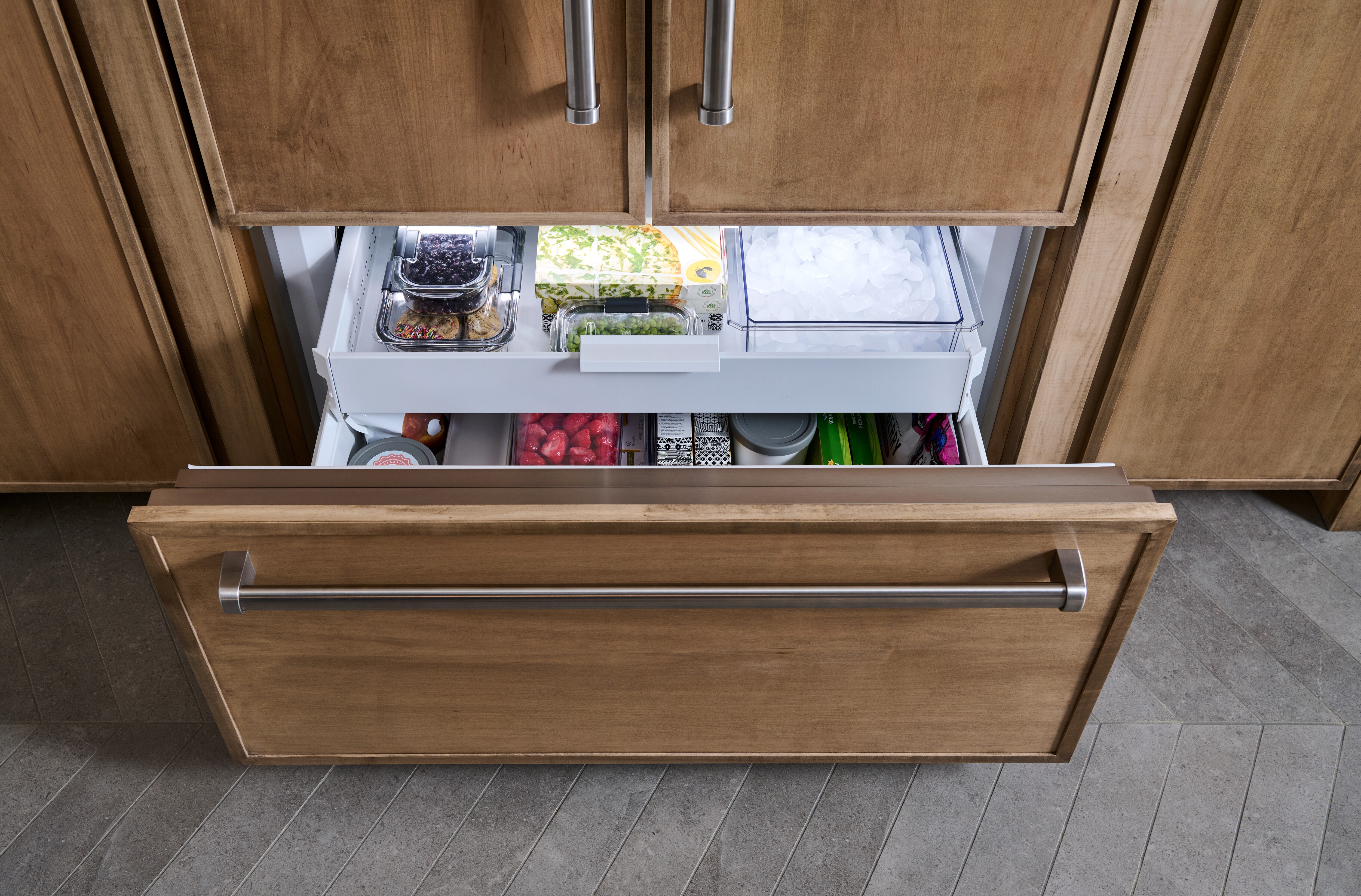 42" Classic French Door Refrigerator/Freezer with Internal Dispenser - Pro Handle CL4250UFDIDSP