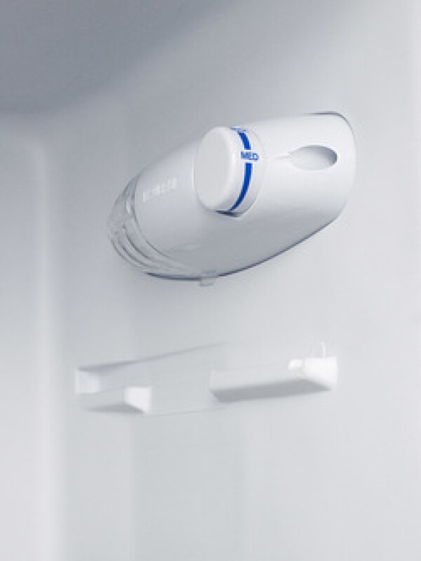 22" Wide Refrigerator-Freezer CP962