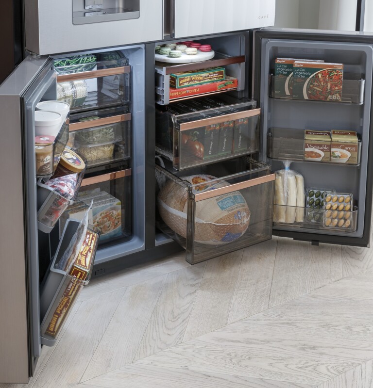CAFÉ™ ENERGY STAR® 27.4 Cu. Ft. Smart Quad-Door Refrigerator in Platinum Glass CQE28DM5NS5