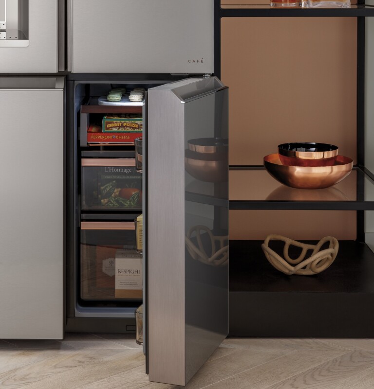CAFÉ™ ENERGY STAR® 27.4 Cu. Ft. Smart Quad-Door Refrigerator in Platinum Glass CQE28DM5NS5