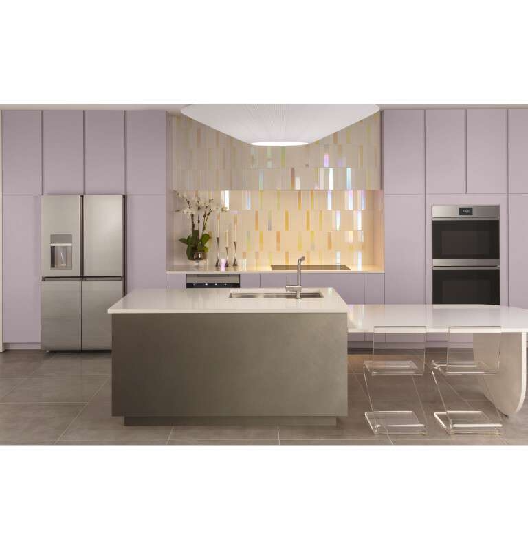 CAFÉ™ ENERGY STAR® 27.4 Cu. Ft. Smart Quad-Door Refrigerator in Platinum Glass CQE28DM5NS5