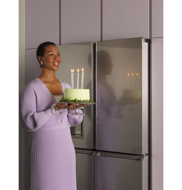 CAFÉ™ ENERGY STAR® 27.4 Cu. Ft. Smart Quad-Door Refrigerator in Platinum Glass CQE28DM5NS5