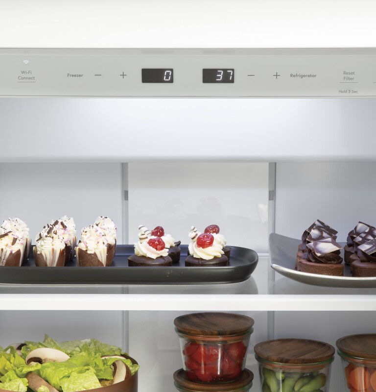 CAFÉ™ 42" Smart Built-In Side-by-Side Refrigerator CSB42WP2NS1