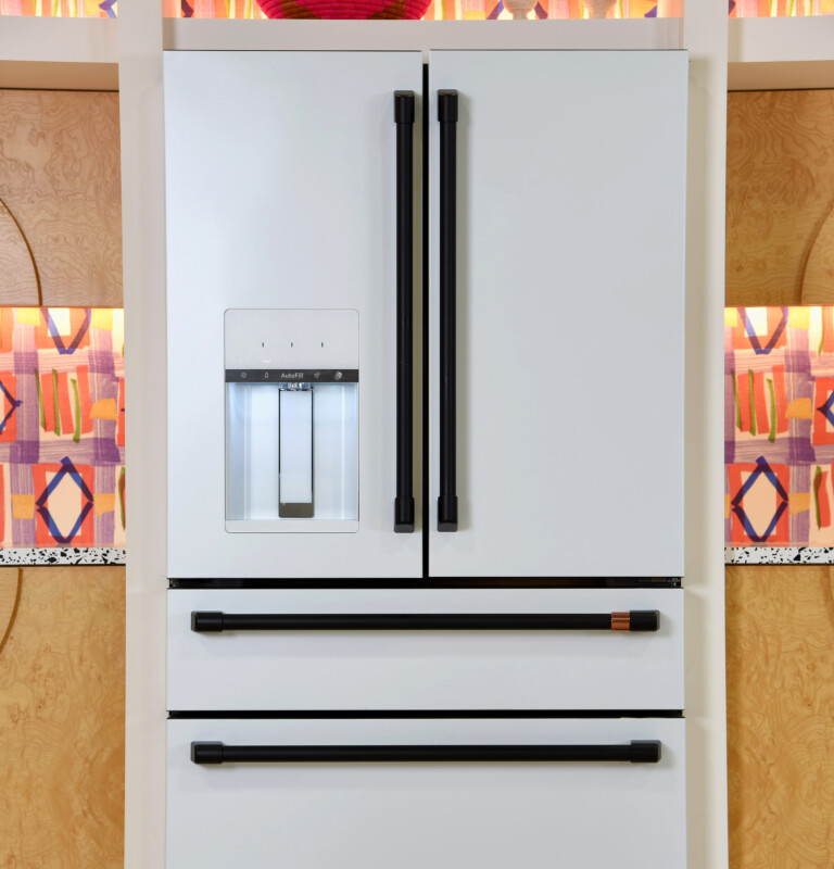 CAFÉ™ ENERGY STAR® 27.8 Cu. Ft. Smart 4-Door French-Door Refrigerator CVE28DP4NW2