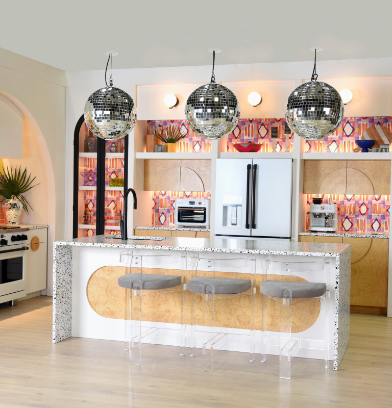 CAFÉ™ ENERGY STAR® 27.8 Cu. Ft. Smart 4-Door French-Door Refrigerator CVE28DP4NW2