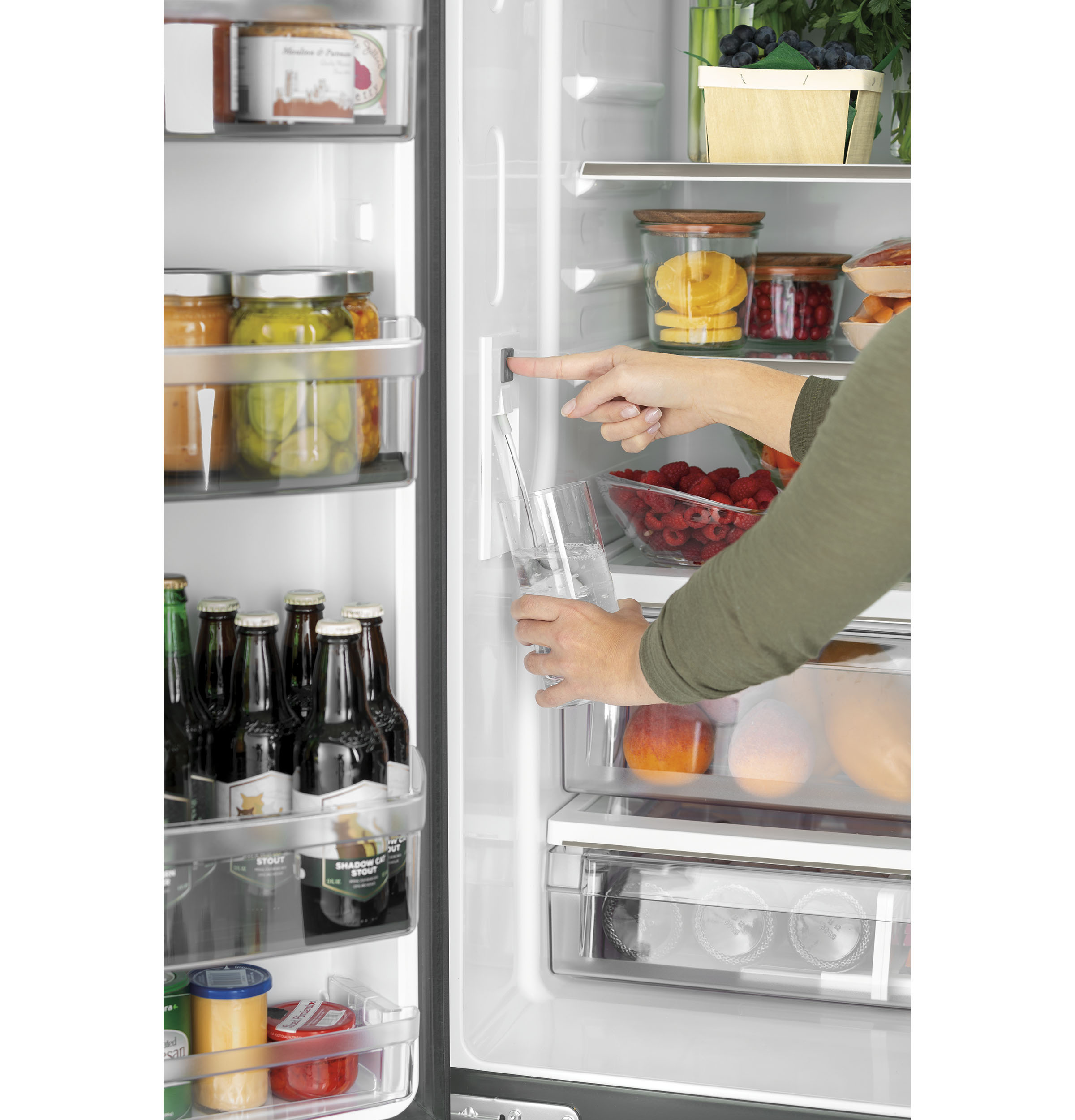 CAFÉ™ ENERGY STAR 18.6 Cu. Ft. Counter-Depth French-Door Refrigerator CWE19SP4NW2