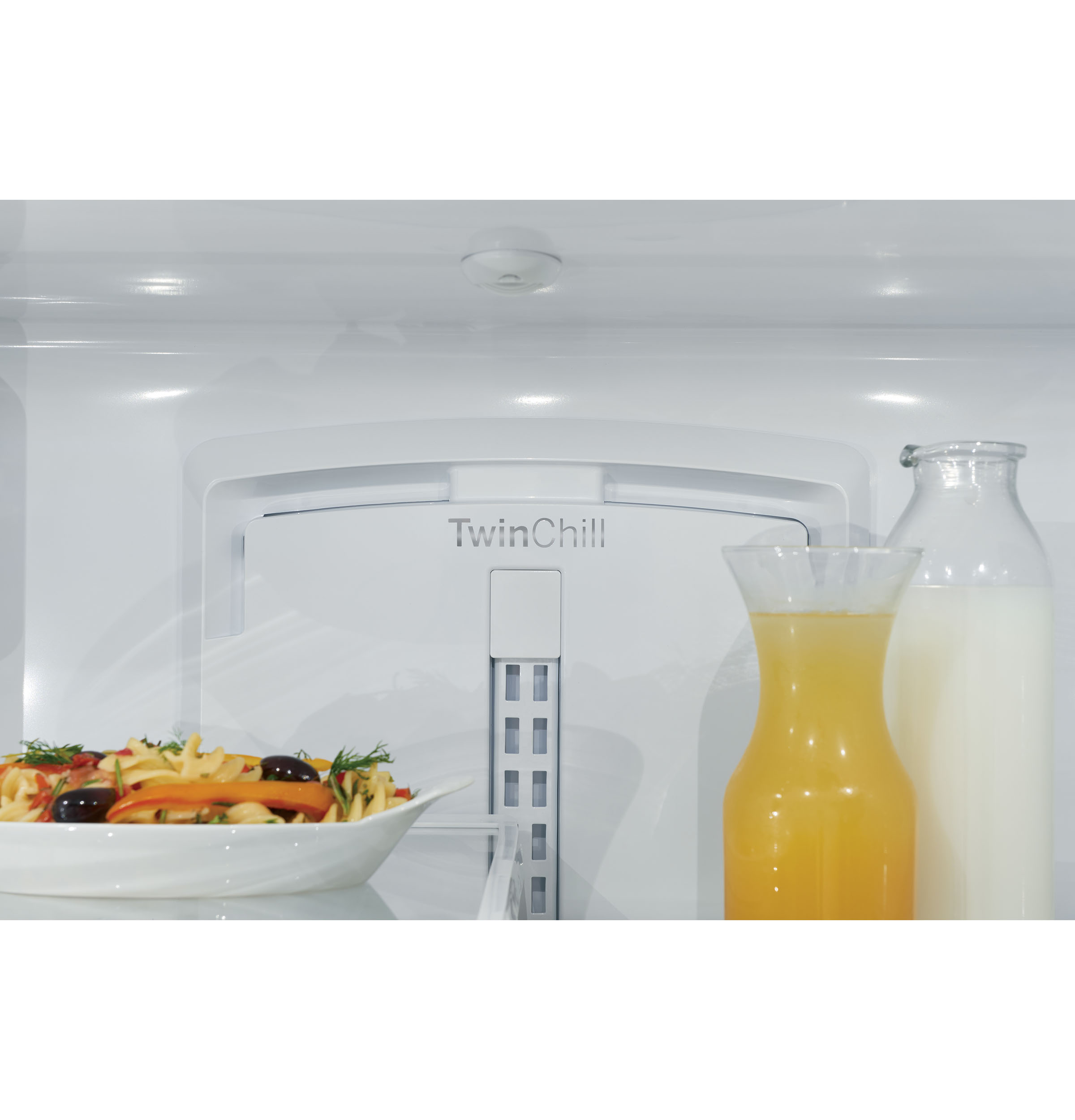 CAFÉ™ ENERGY STAR® 23.1 Cu. Ft. Smart Counter-Depth French-Door Refrigerator CWE23SP3MD1