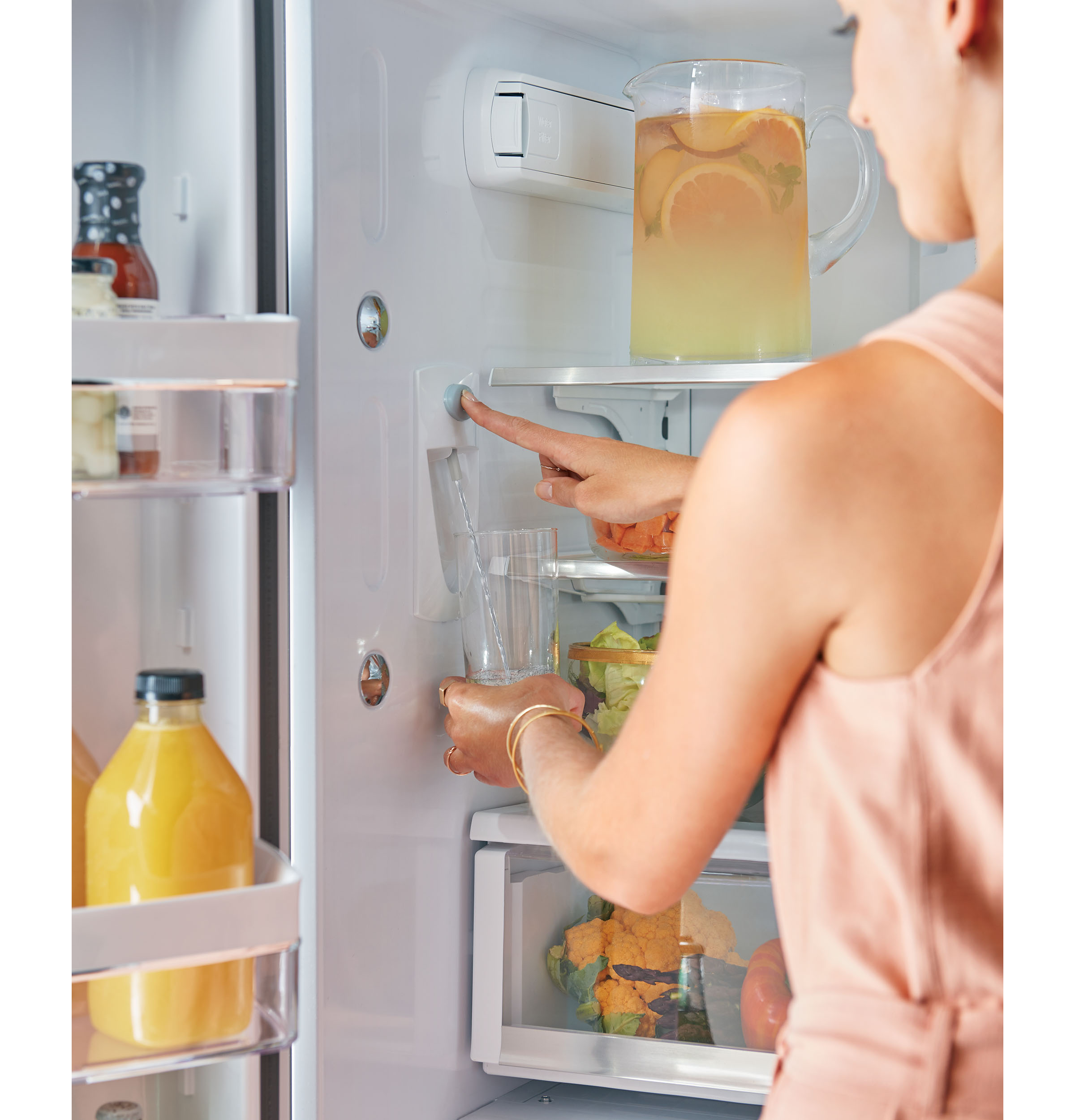 CAFÉ™ ENERGY STAR® 23.1 Cu. Ft. Smart Counter-Depth French-Door Refrigerator CWE23SP3MD1