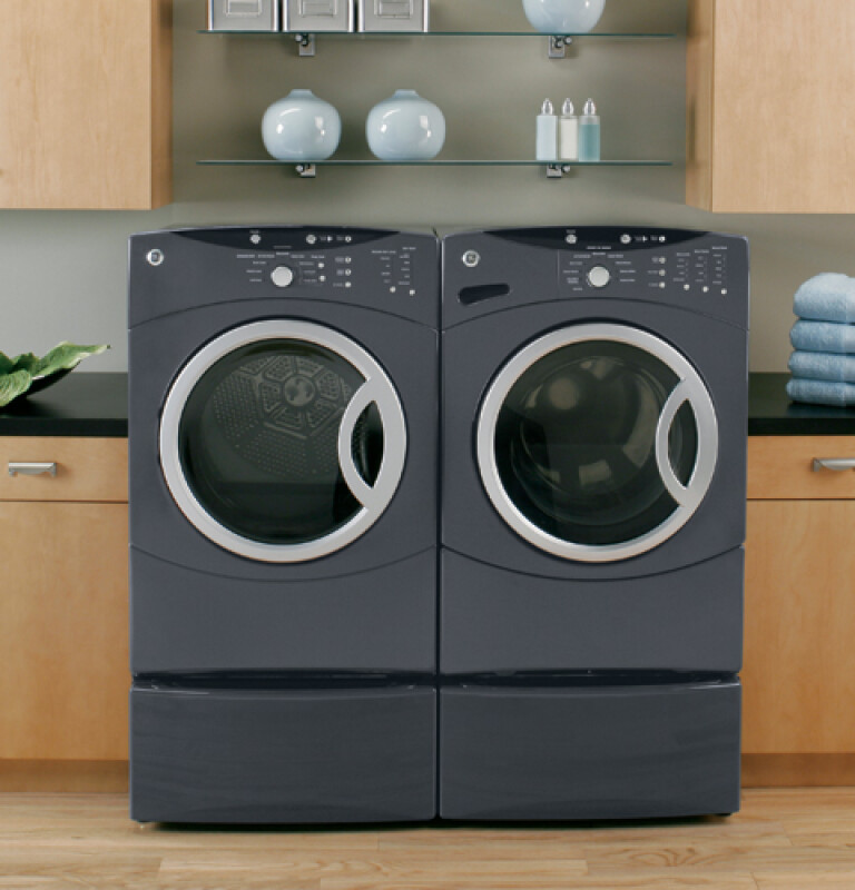 7.0 Cu. Ft. Super Capacity Gas Dryer DBVH512GFGG