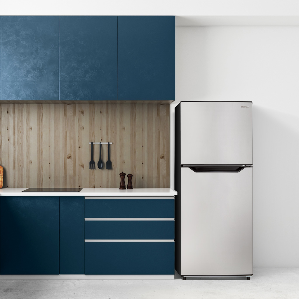 10.0 cu. ft. Apartment Size Fridge Top Mount DFF101B1BSSDB