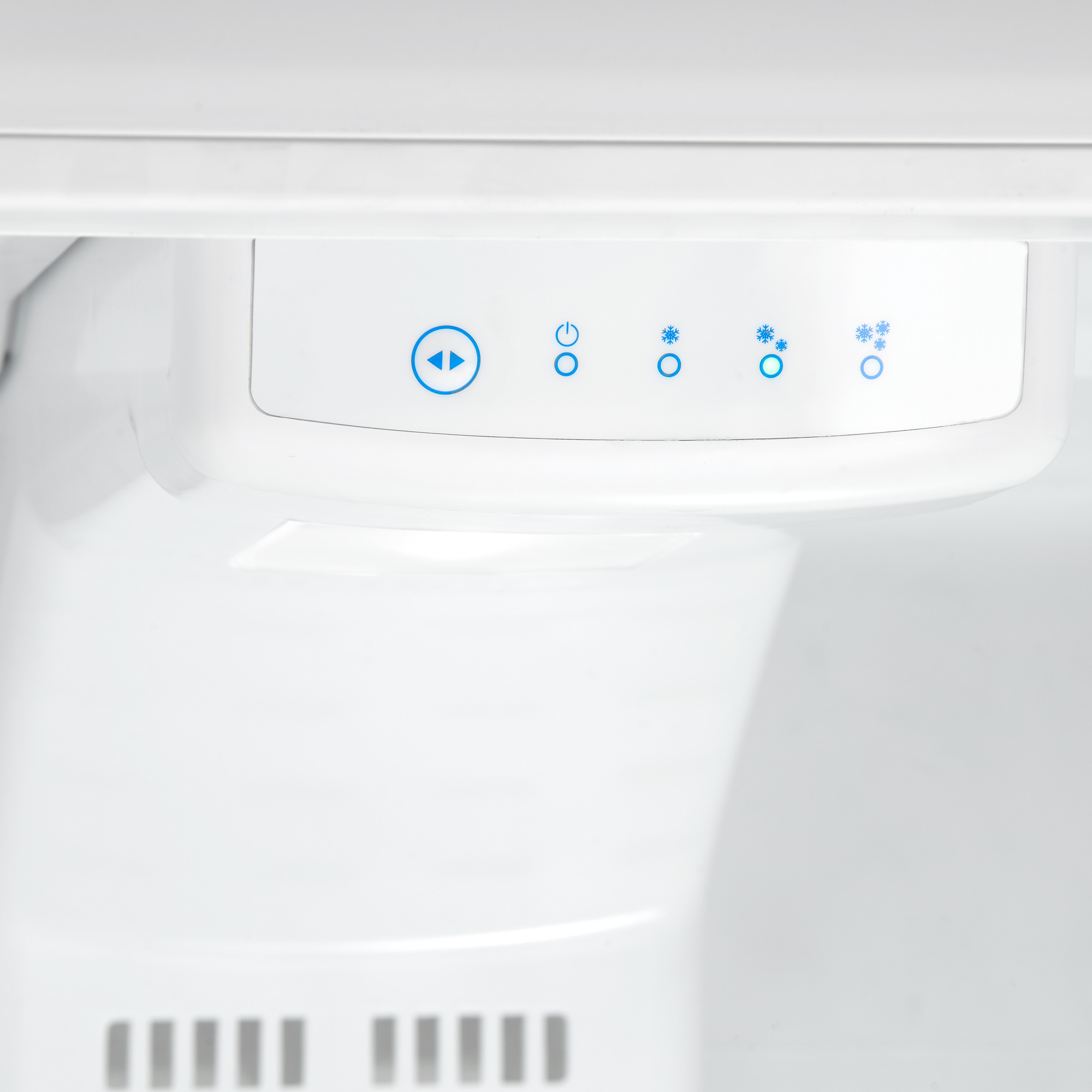 10.0 cu. ft. Apartment Size Fridge Top Mount DFF101B1BSSDB