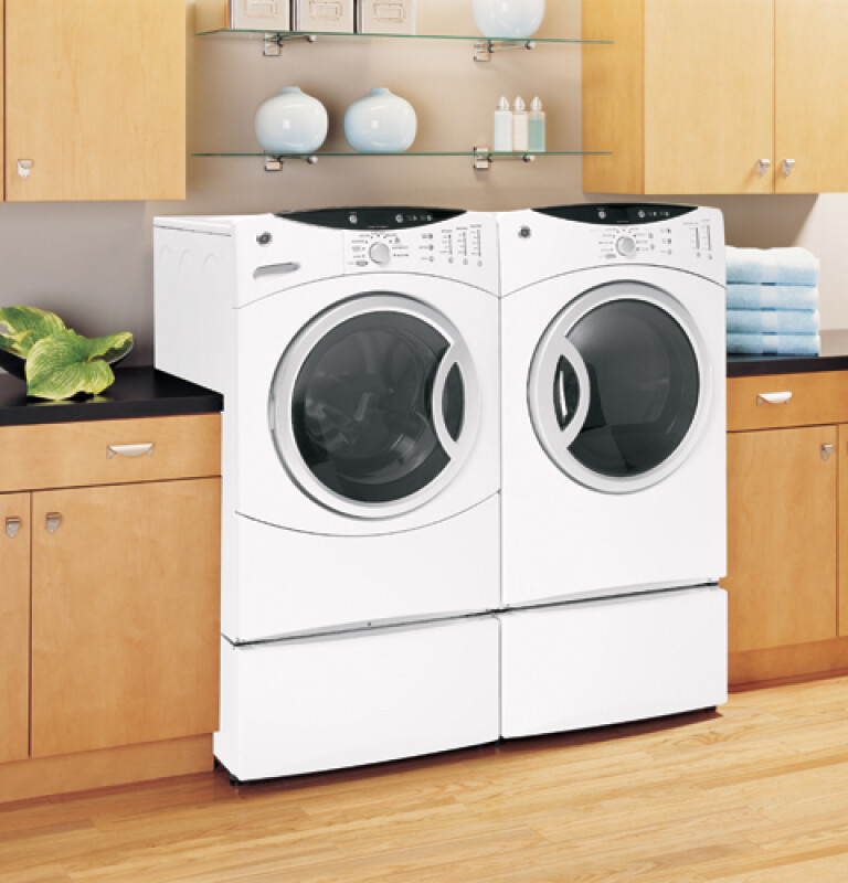 Adora 7.0 Cu. Ft. Super Capacity Gas Dryer DHDVH52GFWW