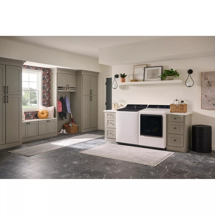 7.3 Cu. Ft. Ultra Large Capacity Rear Control Gas Dryer With Easyload™ Door And Ai Sensing DLG8401WE