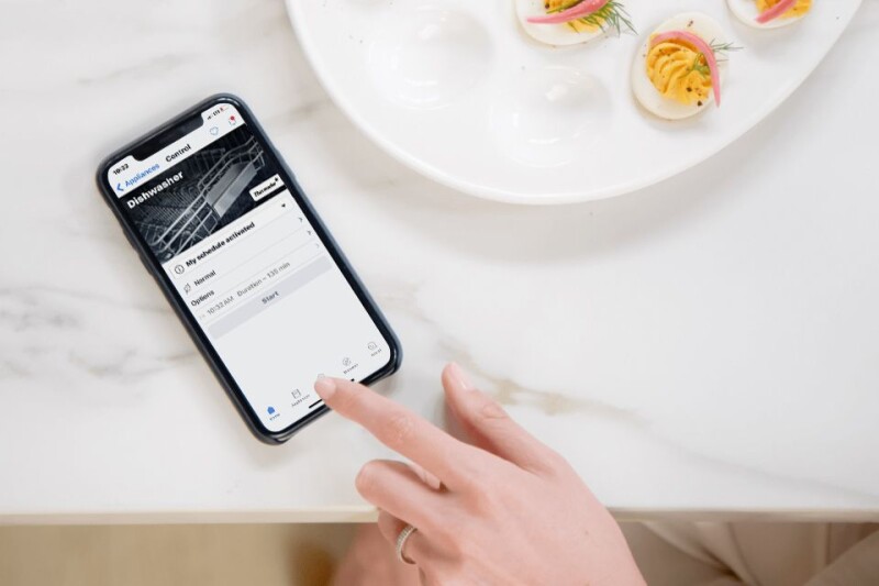 Emerald 24" Top Control Smart Built-In Stainless Steel Tub Dishwasher with 3rd Rack and PowerBoost, 48 dBA DWHD640EPR