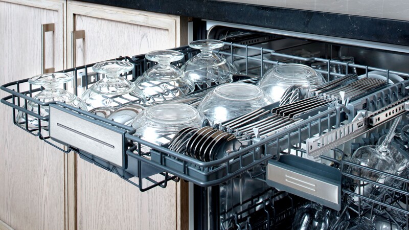 Star Sapphire Dishwasher 24" DWHD870WFM