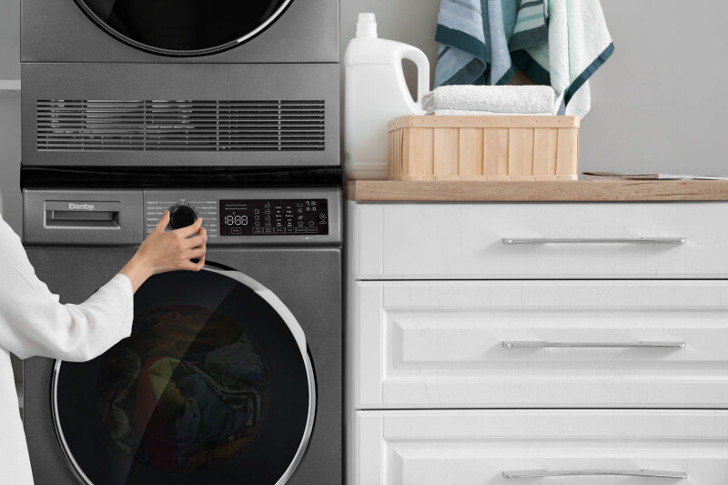 2.2 cu. ft. 24″ Front Load Washing Machine DWM022D1DSDB