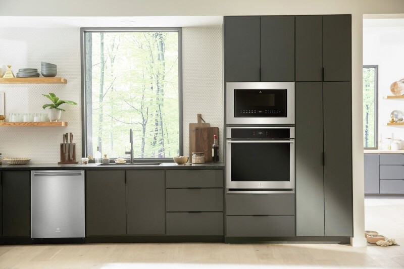 Electrolux 24" Stainless Steel Tub Built-In Dishwasher with SmartBoost Stainless Steel EDSH4944BS Picture 1
