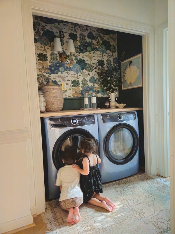 400 Series Gas Dryer - 8.0 Cu. Ft. ELFG7437AT