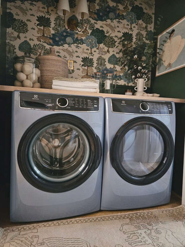 Front Load Perfect Steam Washer with LuxCare Wash - 4.5 Cu. Ft. ELFW7437AG