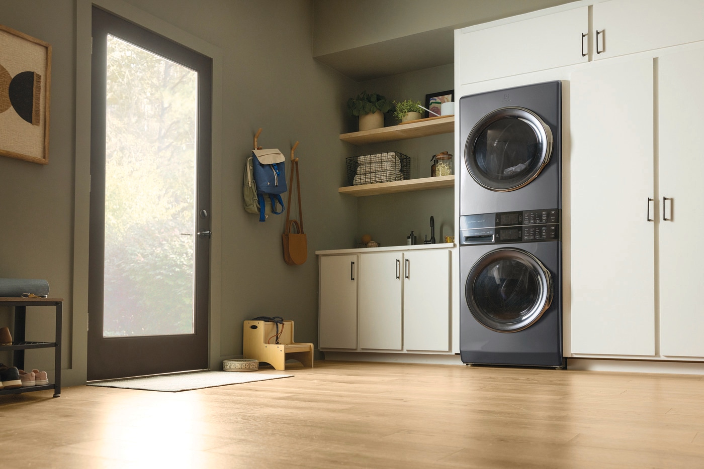 Laundry Tower Single Unit Front Load 4.5 Cu. Ft. Washer & 8 Cu. Ft. Gas Dryer ELTG7600AT