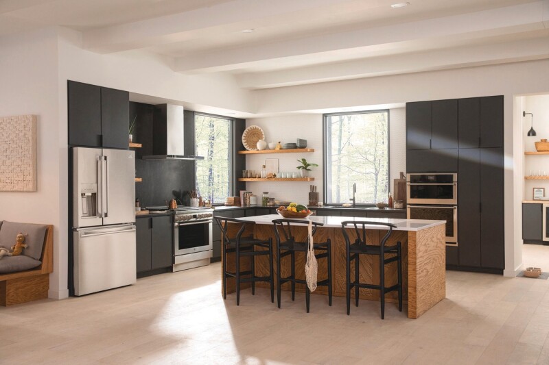 Counter-Depth French Door Refrigerator ERFC2393AS