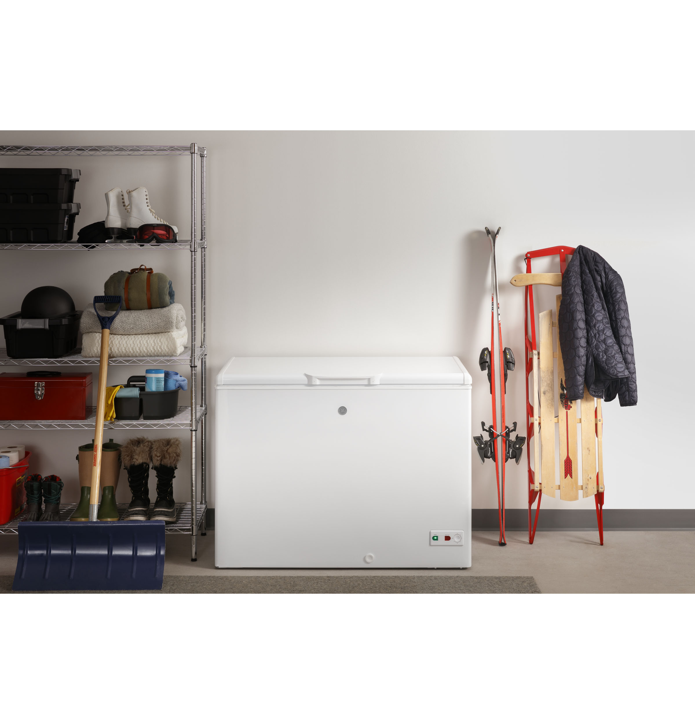 10.7 Cu. Ft. Manual Defrost Chest Freezer FCM11SRWW