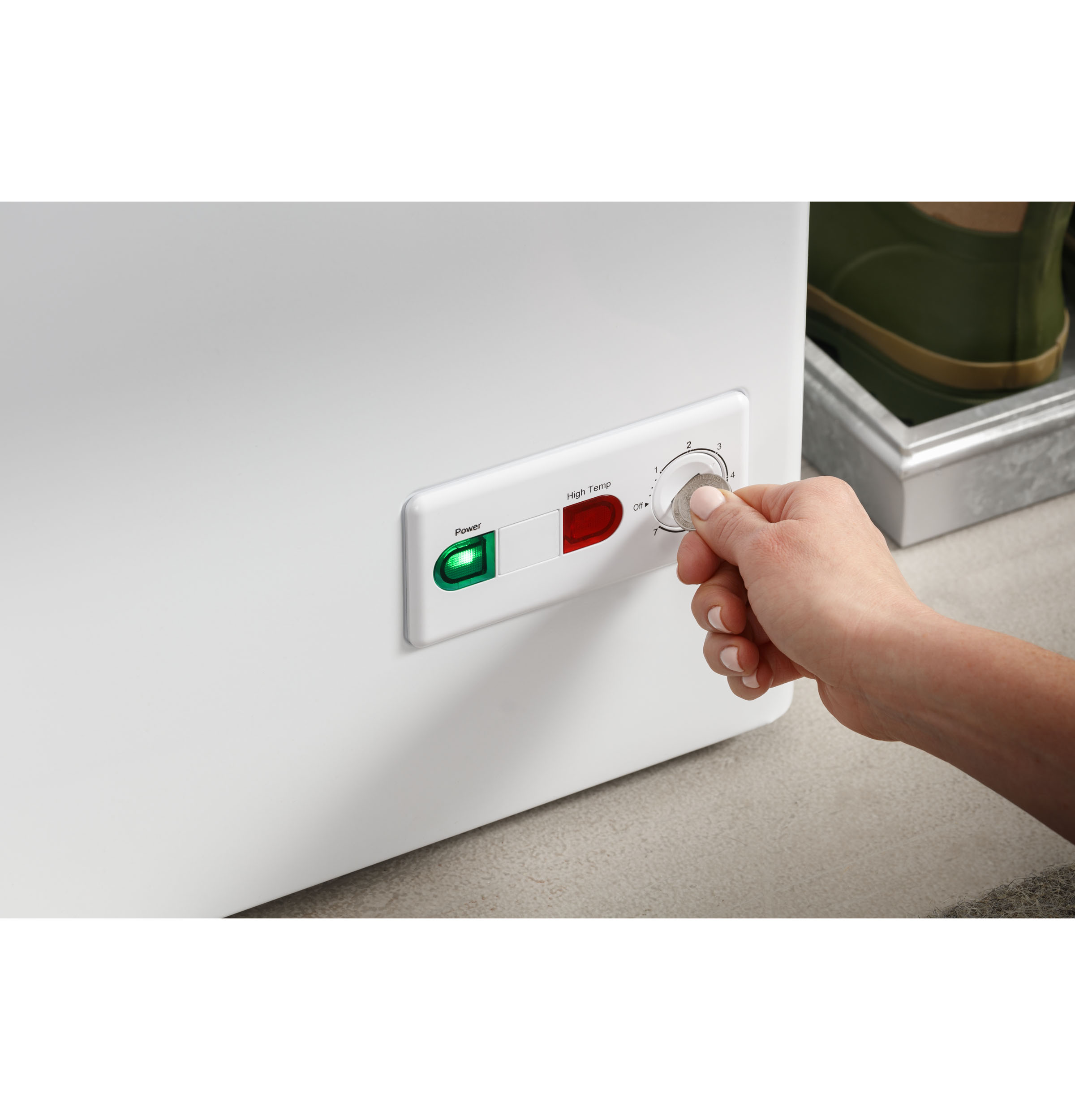 8.8 Cu. Ft. Manual Defrost Chest Freezer FCM9SRWW