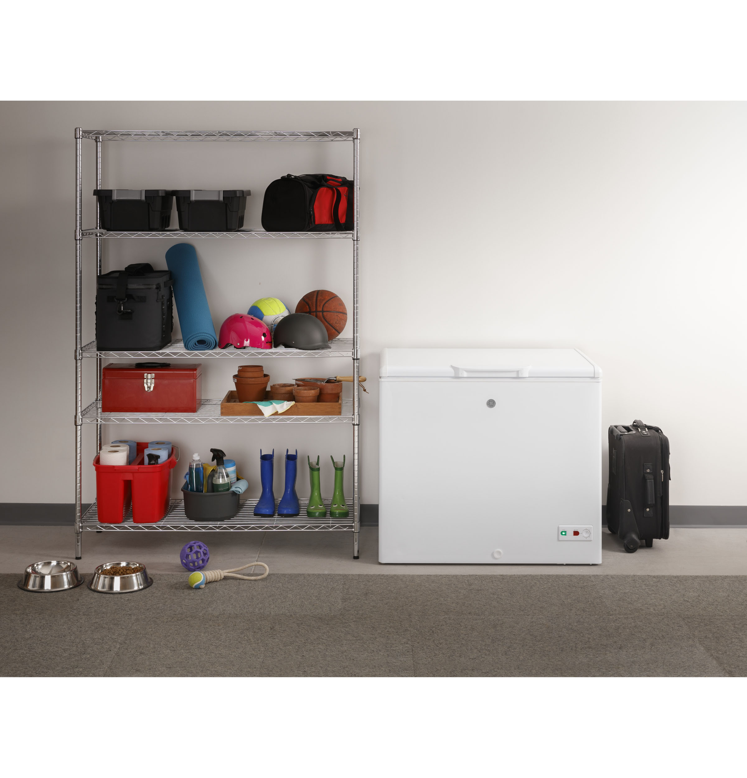 8.8 Cu. Ft. Manual Defrost Chest Freezer FCM9SRWW