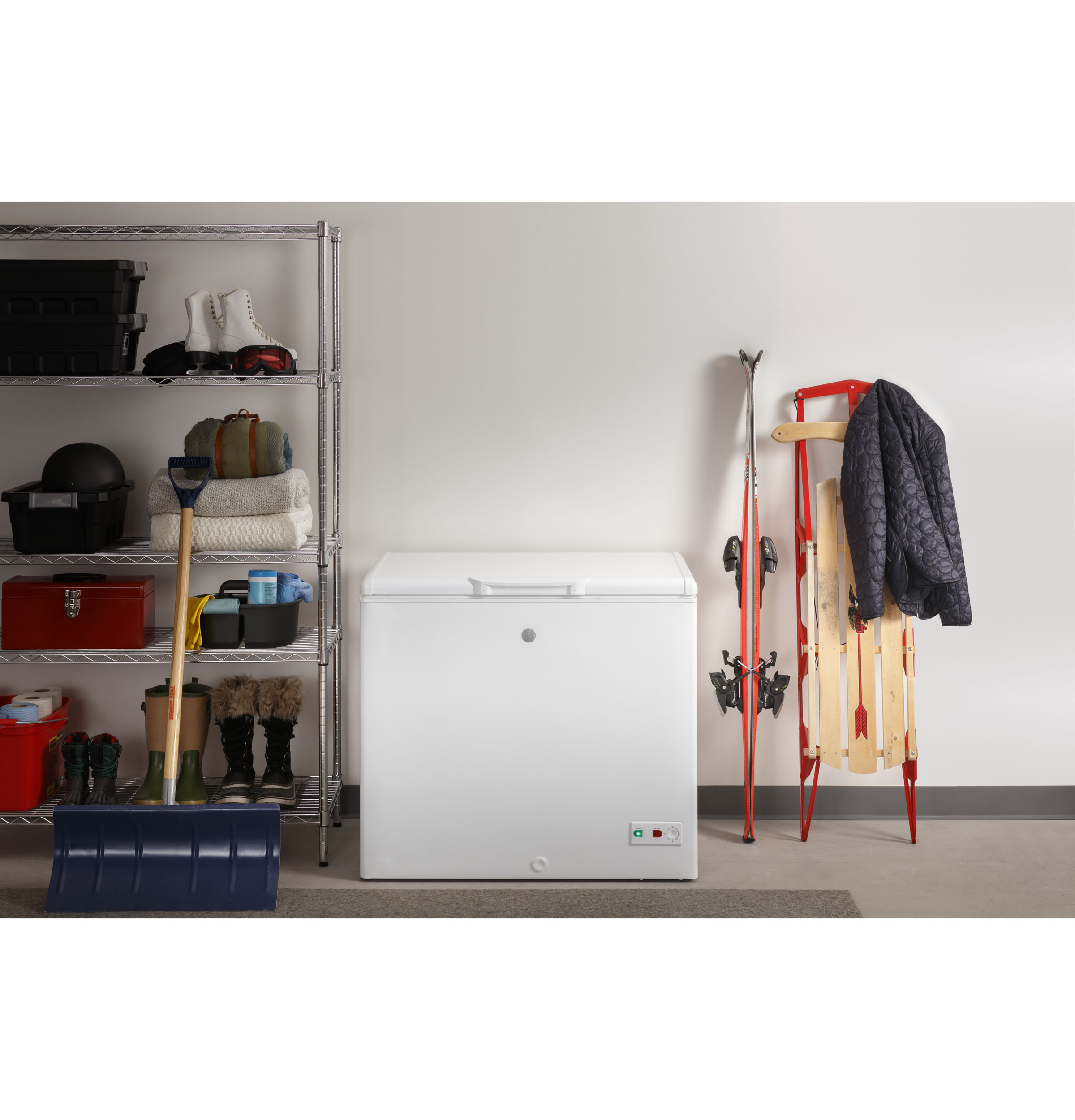 8.8 Cu. Ft. Manual Defrost Chest Freezer FCM9SRWW