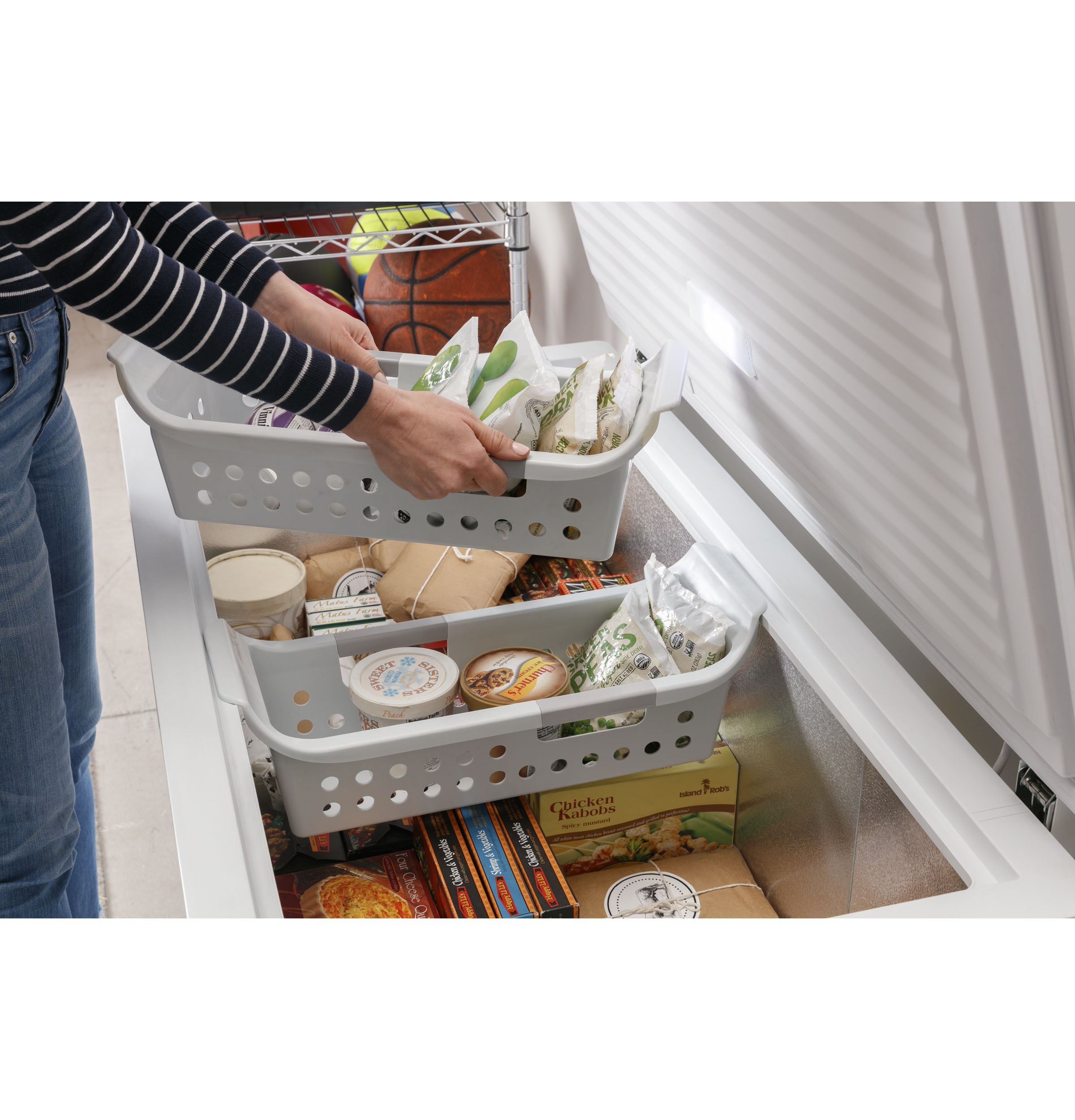 8.8 Cu. Ft. Manual Defrost Chest Freezer FCM9SRWW