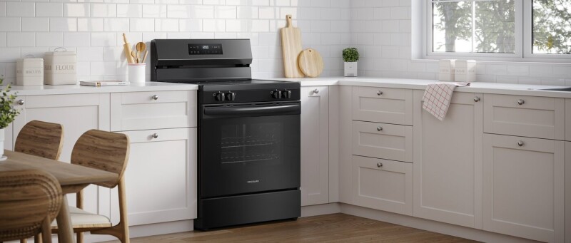 30" Electric Range with Steam Clean FCRE3062AW