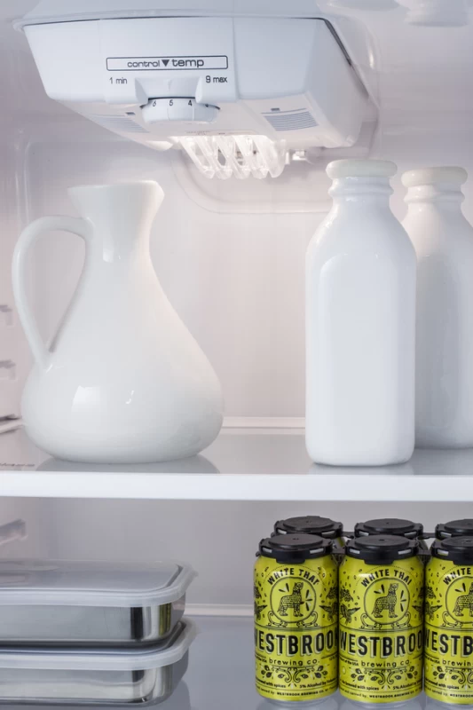 26" Wide Top Mount Refrigerator-Freezer FF1427BK