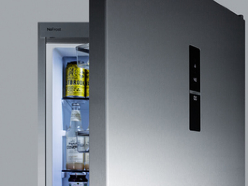 24" Wide Bottom Freezer Refrigerator With Icemaker FFBF181ESIM