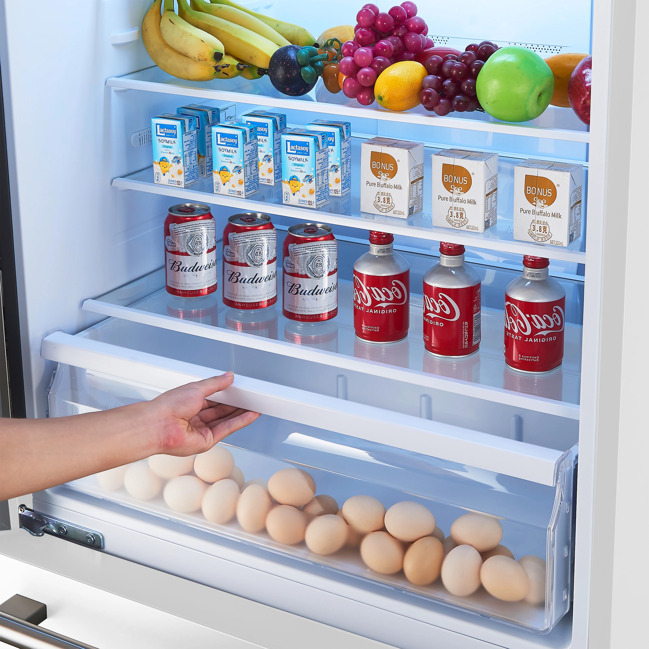 Milano Espresso 31-Inch White Bottom Freezer Refrigerator, 17.2 Cu. Ft., Energy-Efficient, No Frost, Built-In Ice Maker FFFFD178631WHT