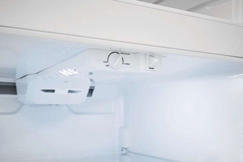 13.9 Cu. Ft. Top Freezer Refrigerator FFHT1425VV