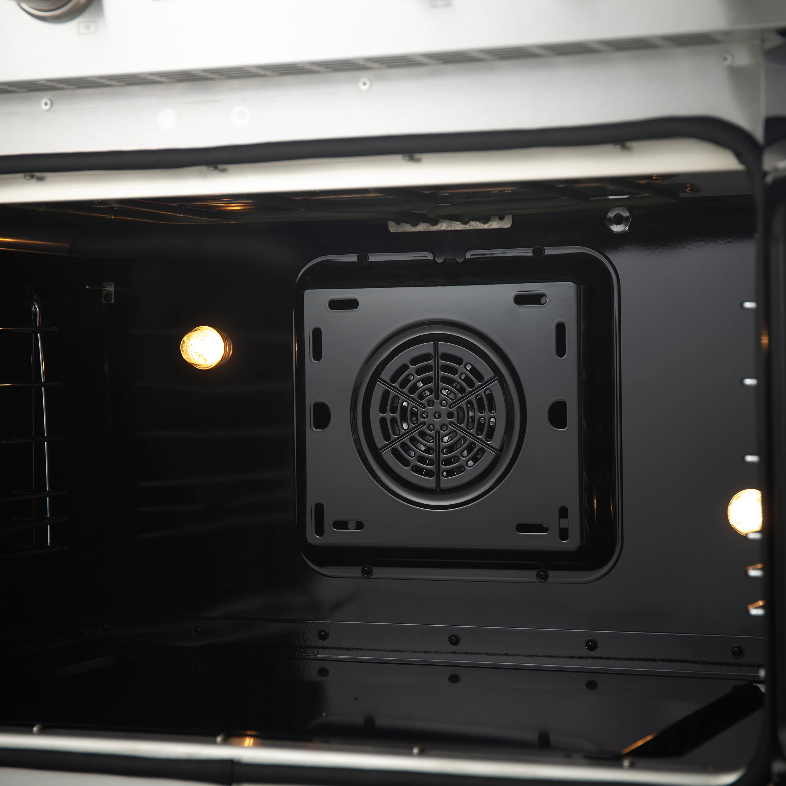 Torino 36 Inch Induction Range with True Convection and Air Fry FFSIN093636