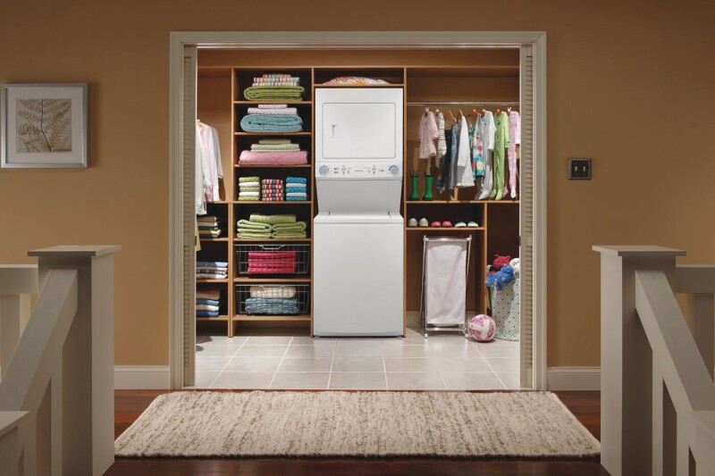 Gas Washer/Dryer Laundry Center - 3.9 Cu. Ft Washer and 5.5 Cu. Ft. Dryer FLCG7522AW