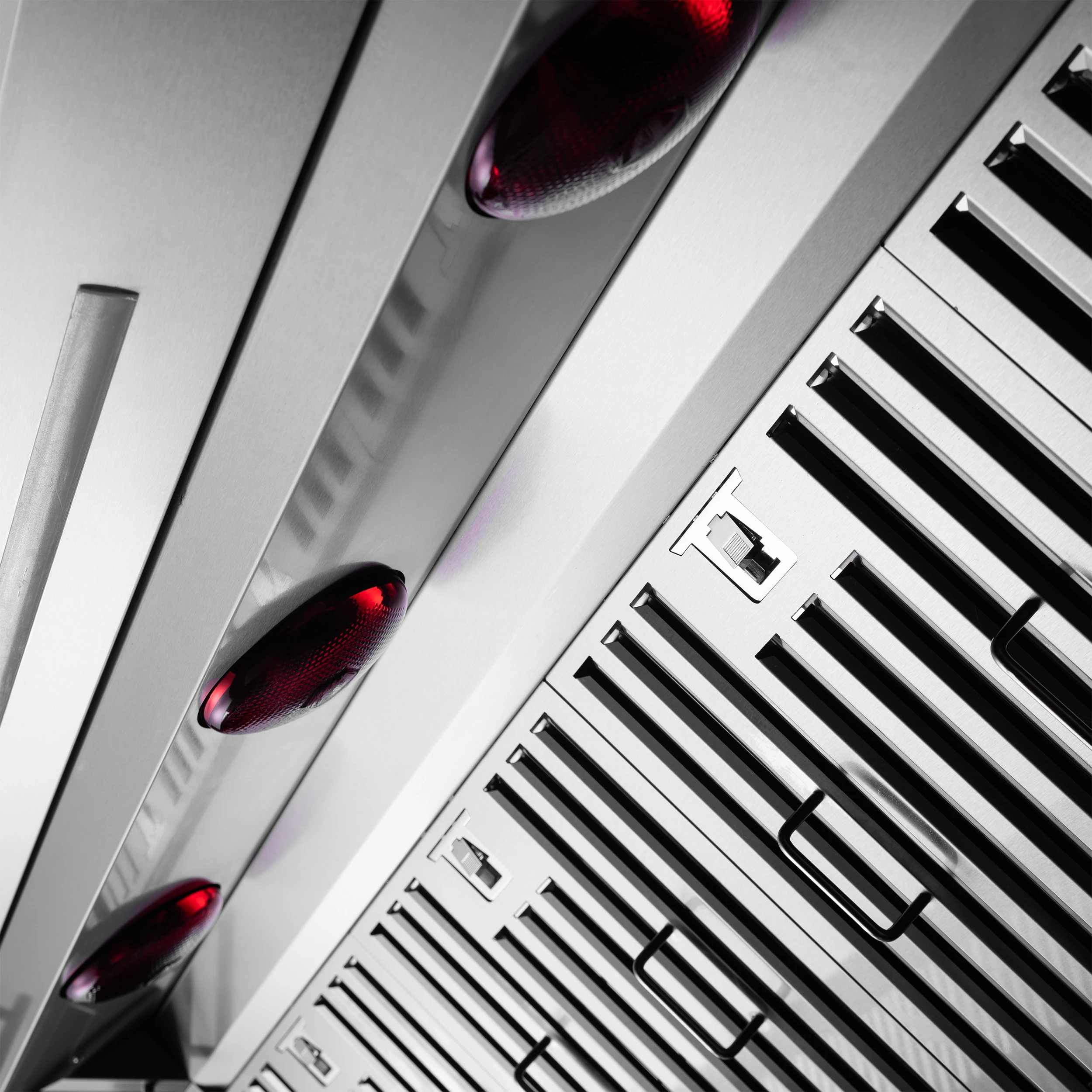 Savona 60-Inch Wall Mount Range Hood, Baffle Filters & Backsplash, Heating Lamps FRHWM502960