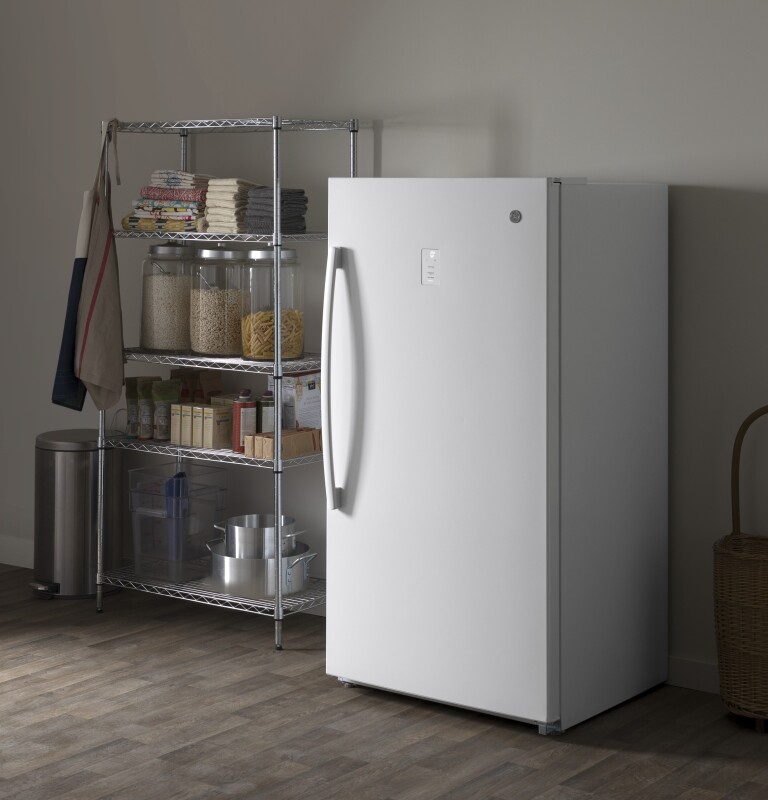 Ge® 17.3 Cu. Ft. Frost-free Garage Ready Upright Freezer FUF17SMRWW