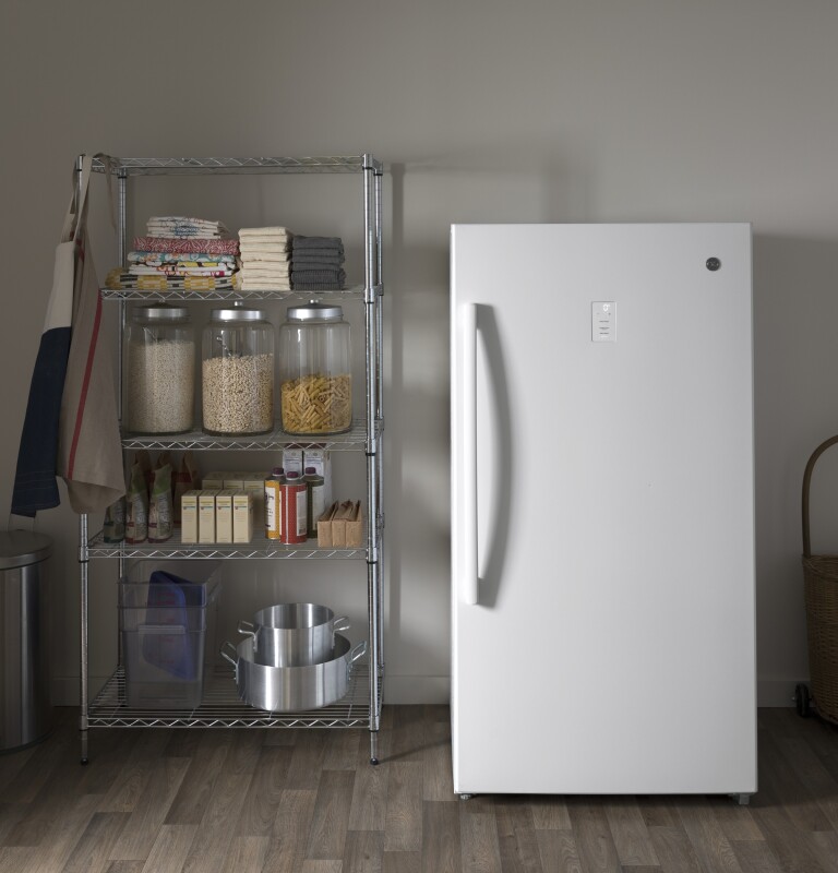 Ge® 17.3 Cu. Ft. Frost-free Garage Ready Upright Freezer FUF17SMRWW