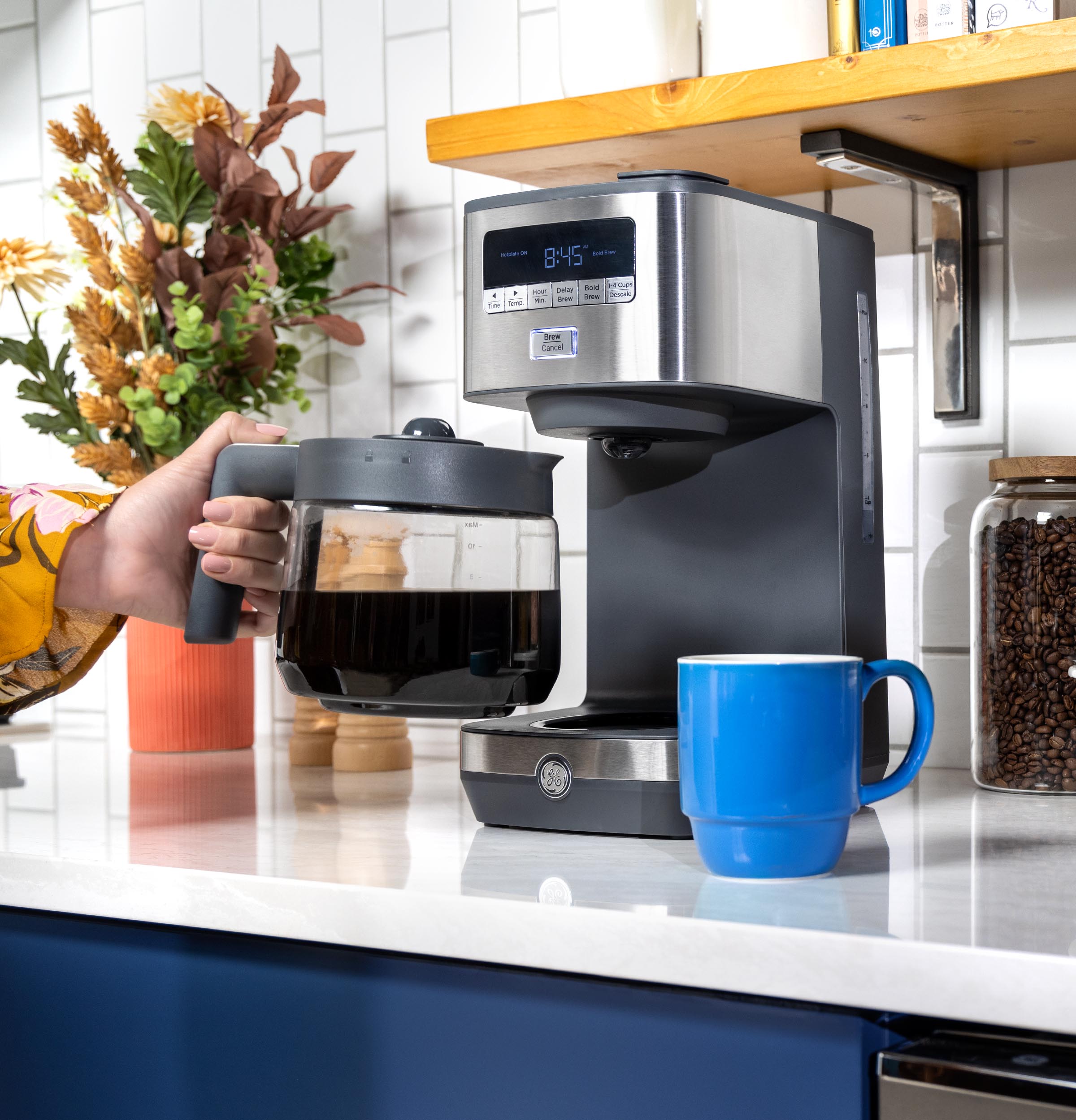 12 Cup Drip Coffee Maker with Adjustable Keep Warm Plate G7CDAASSTSS