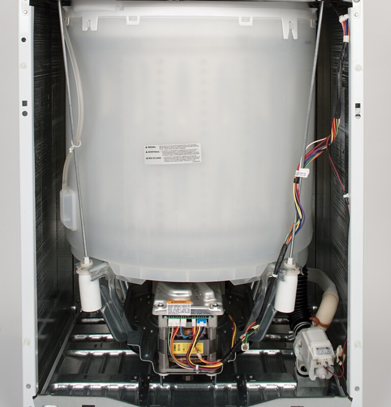 3.7 DOE cu. ft. capacity Extra Action ribbed basket GCWP1800DWW