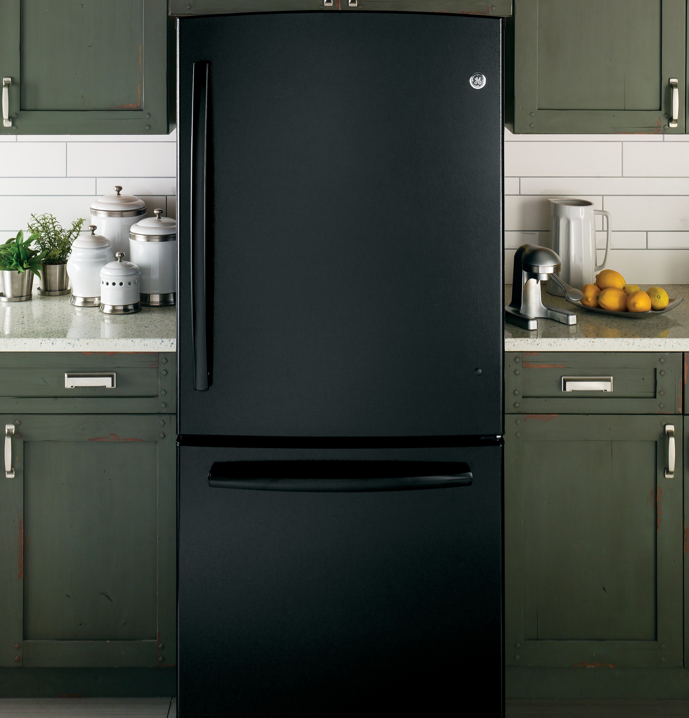 20.2 Cu. Ft. Bottom-Freezer Refrigerator GDE20ETEBB