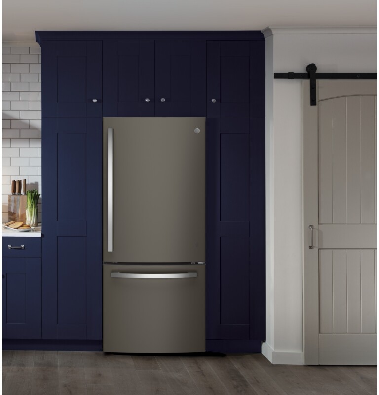 21.0 Cu. Ft. Bottom-Freezer Refrigerator GDE21EMKES